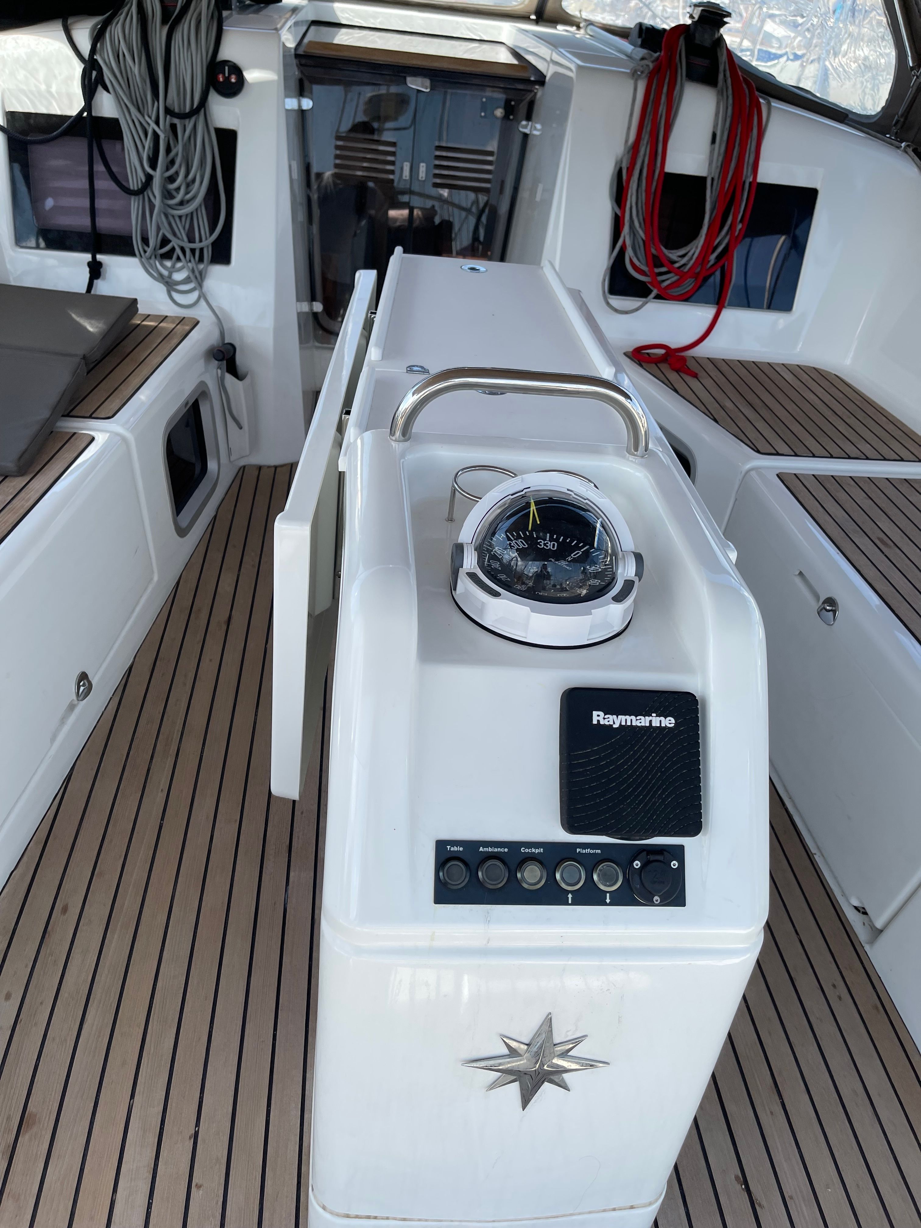 Jeanneau Sun Odyssey 410 | Night Flower
