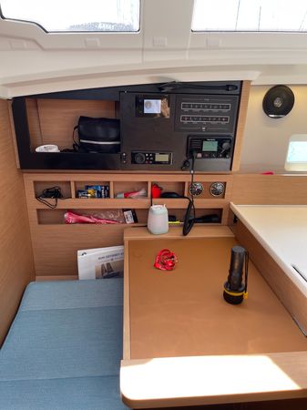 Jeanneau Sun Odyssey 410 | Night Flower