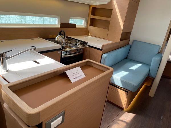 Jeanneau Sun Odyssey 410 | Night Flower