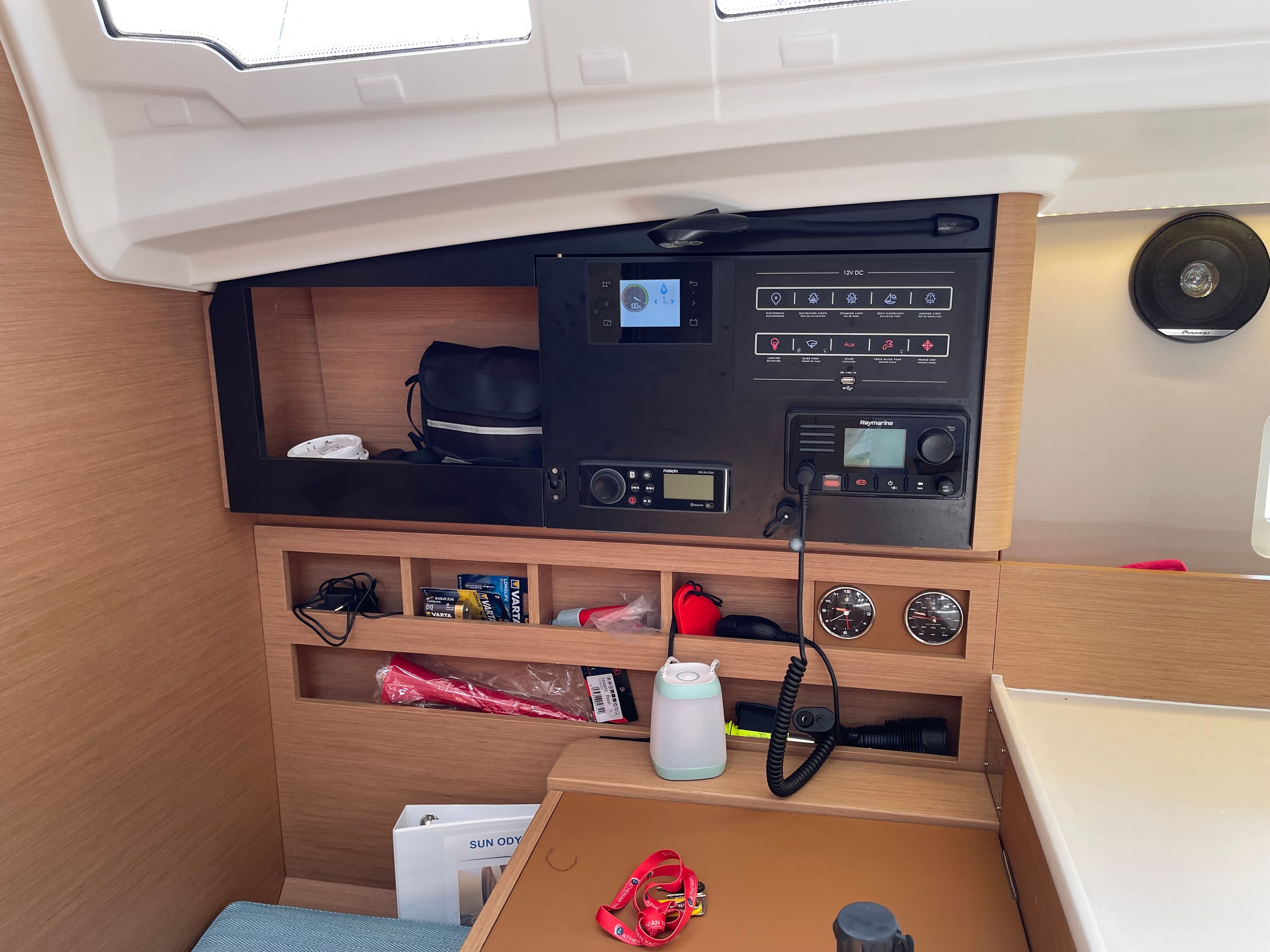 Jeanneau Sun Odyssey 410 | Night Flower