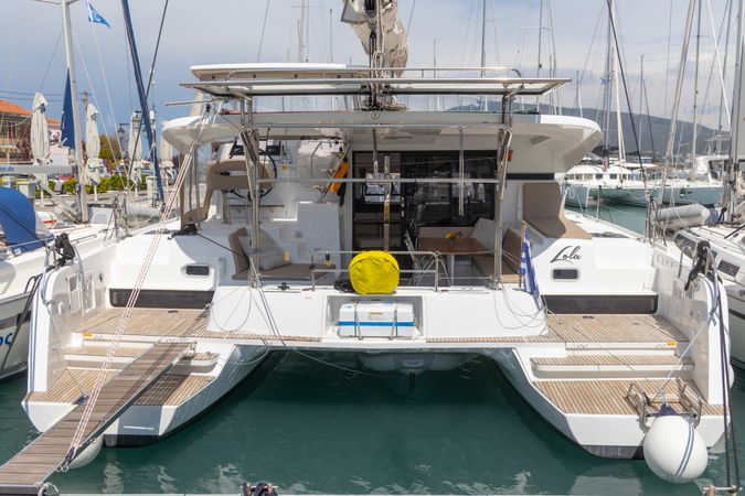 Lagoon 42 | Lola