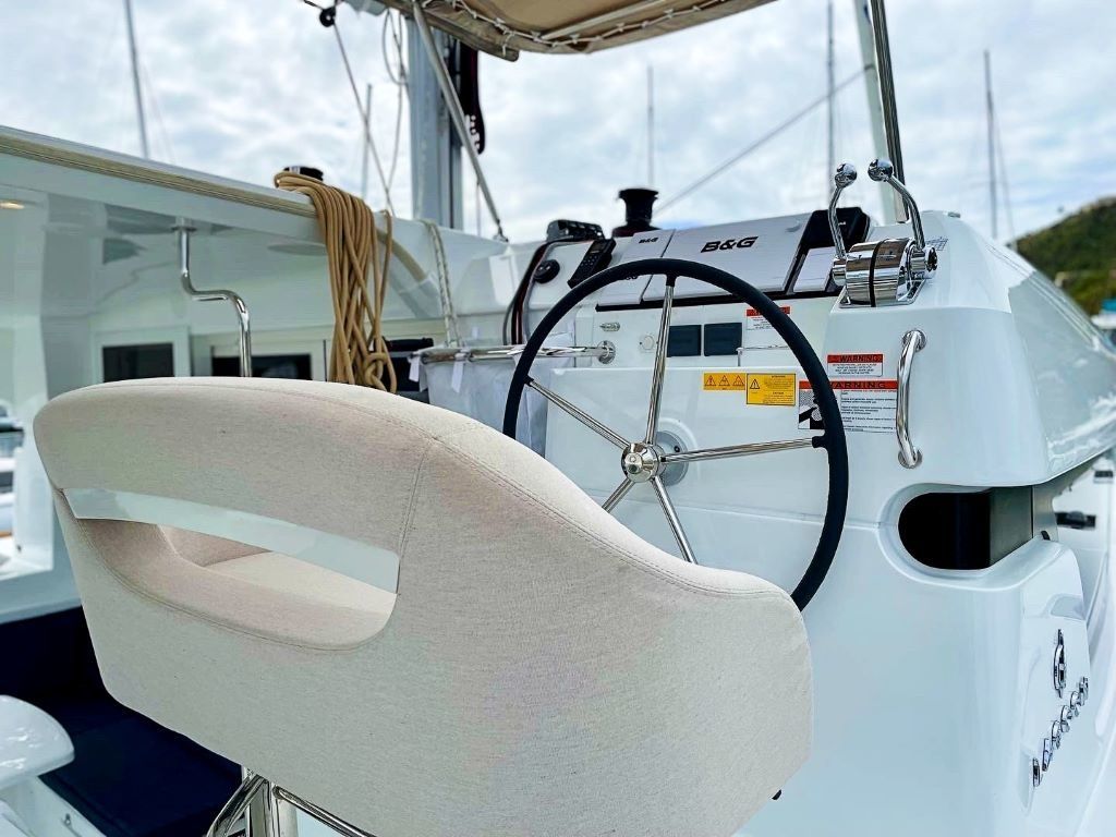 Lagoon 40 | Noble Shadow