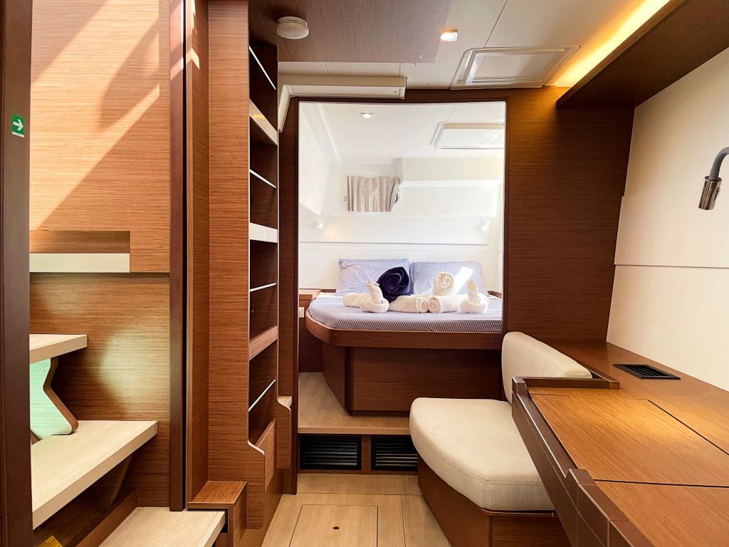 Lagoon 40 | Noble Shadow