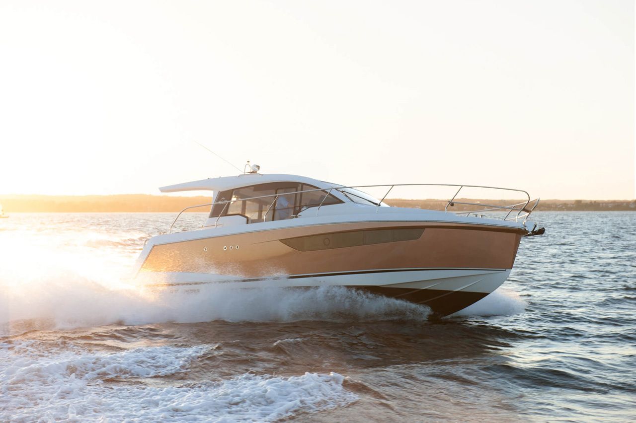 Sealine C330 | Flow