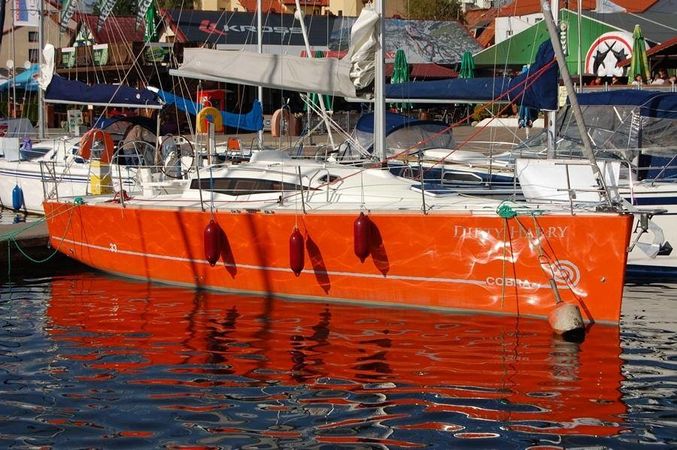 Cobra Yachts 33 | Cobra