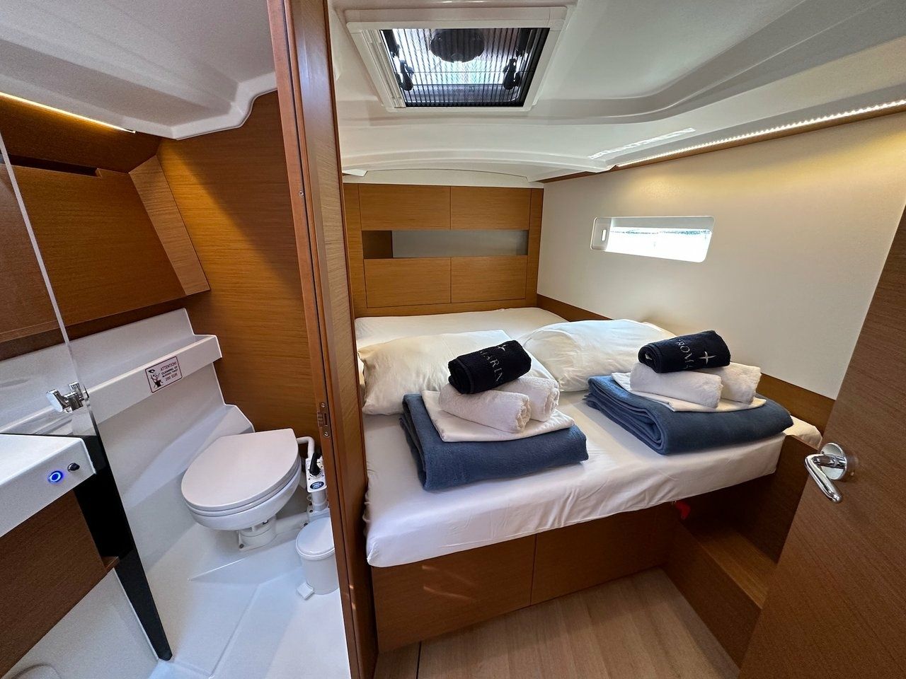 Jeanneau Sun Odyssey 410 | Wind Kiss