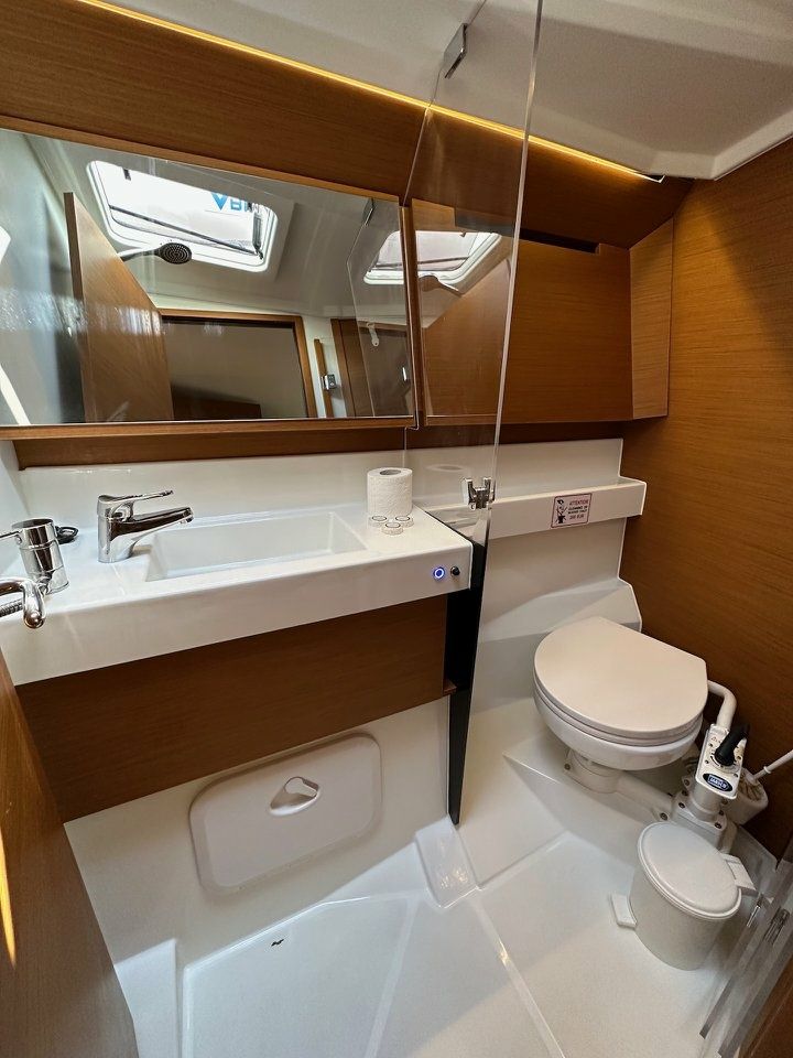 Jeanneau Sun Odyssey 410 | Wind Kiss