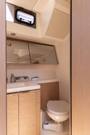 Beneteau Oceanis 54 | White Bird