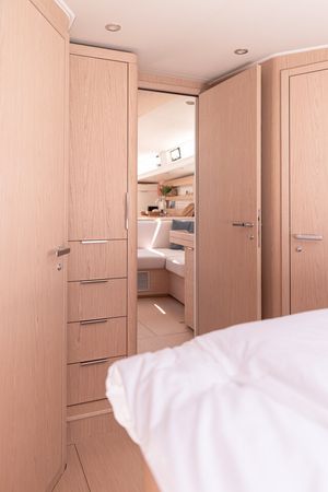 Beneteau Oceanis 54 | White Bird