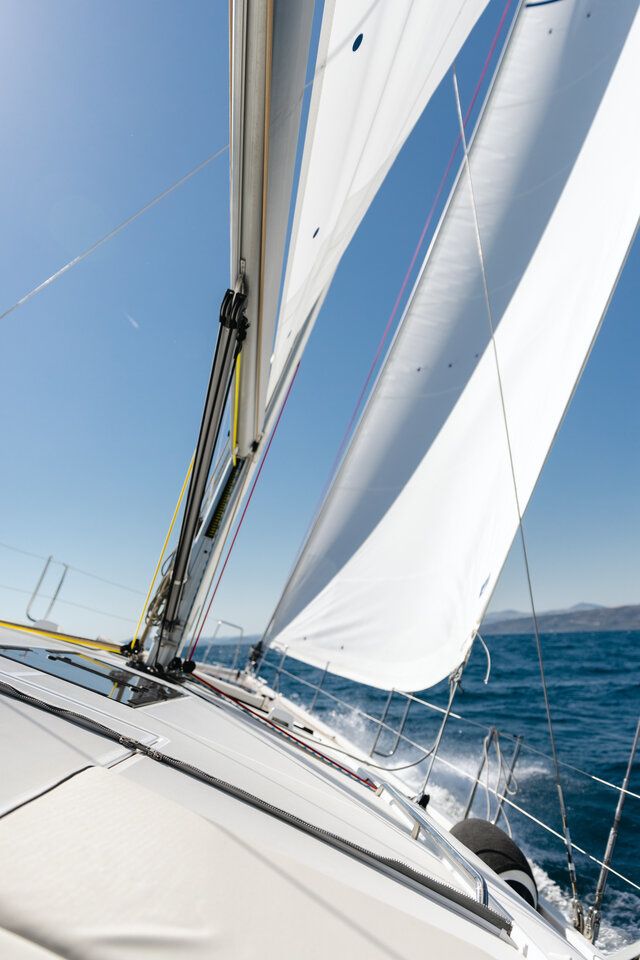Beneteau Oceanis 54 | White Bird