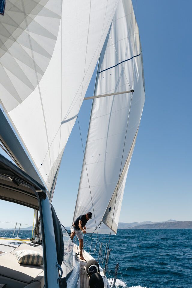 Beneteau Oceanis 54 | White Bird