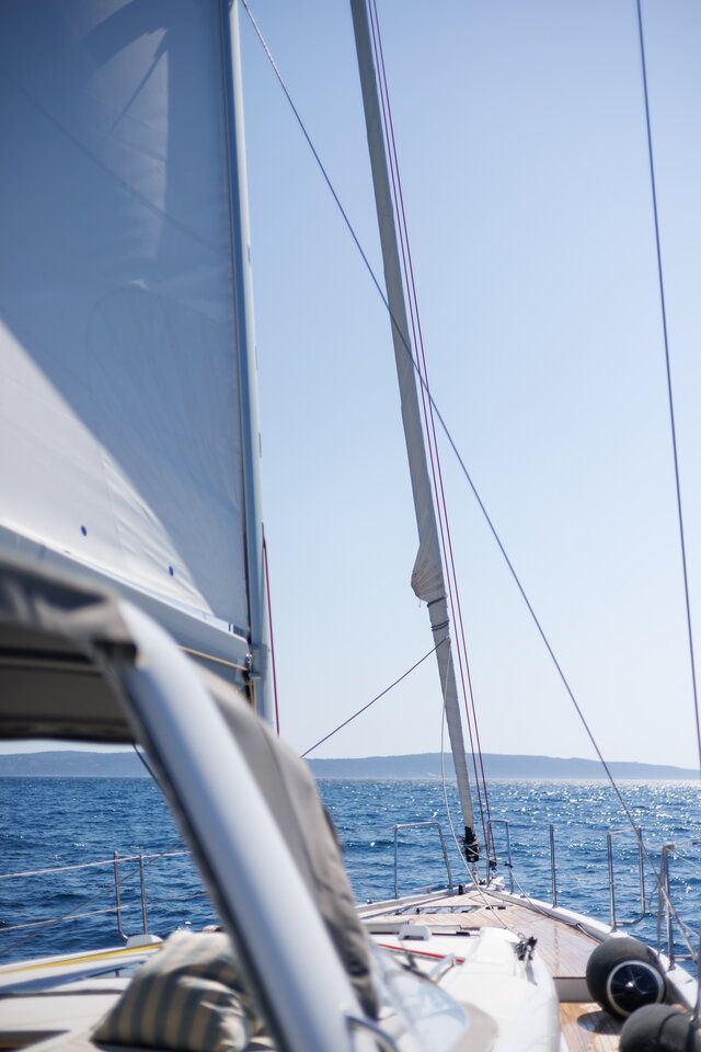 Beneteau Oceanis 54 | White Bird