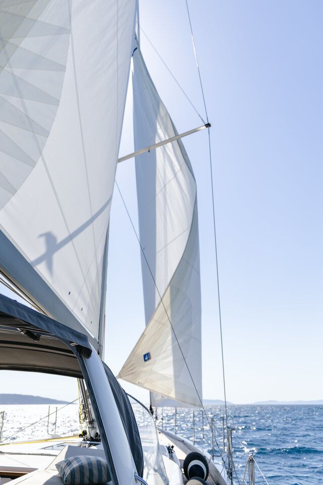 Beneteau Oceanis 54 | White Bird
