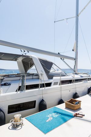 Beneteau Oceanis 54 | White Bird