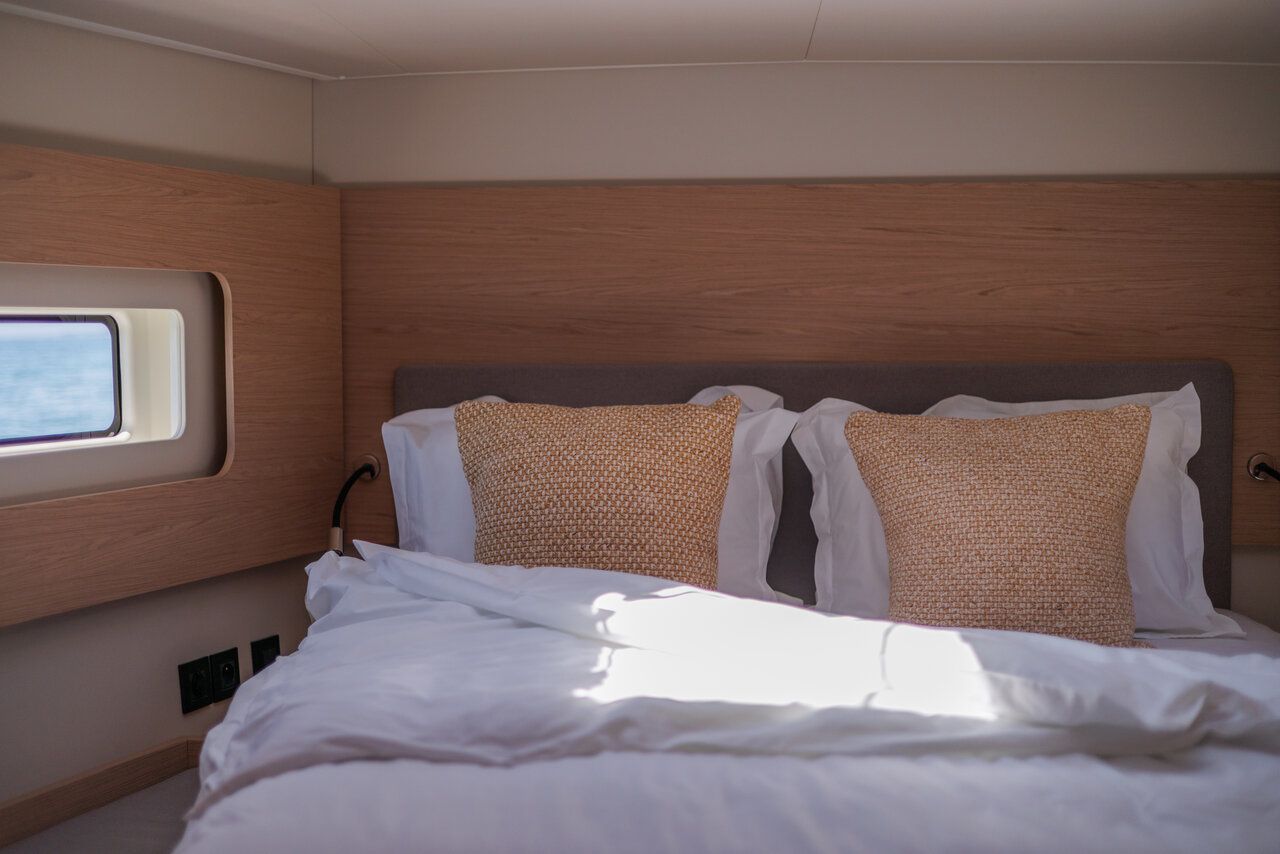 Beneteau Oceanis 54 | White Bird