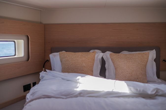 Beneteau Oceanis 54 | White Bird