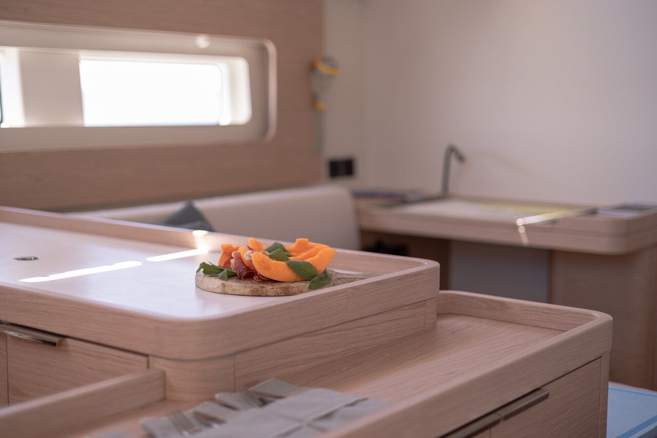 Beneteau Oceanis 54 | White Bird