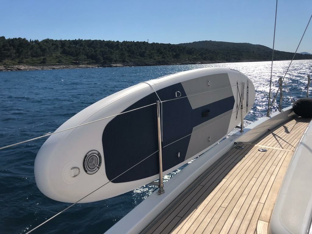 Beneteau Oceanis 54 | White Bird