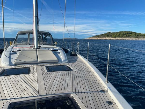 Beneteau Oceanis 54 | White Bird