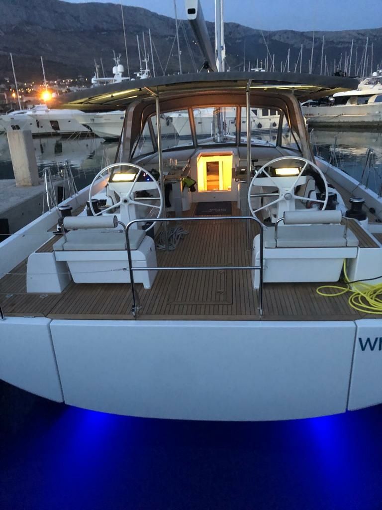 Beneteau Oceanis 54 | White Bird