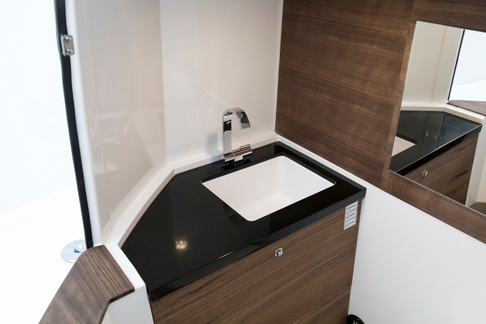 Axopar 28 Cabin | Helena