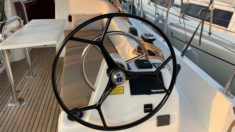Jeanneau Sun Odyssey 380 | Just Happy