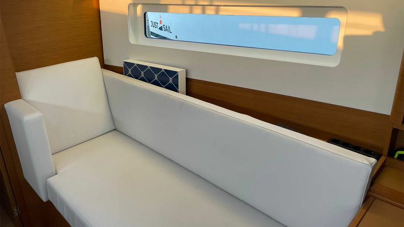 Jeanneau Sun Odyssey 380 | Just Happy