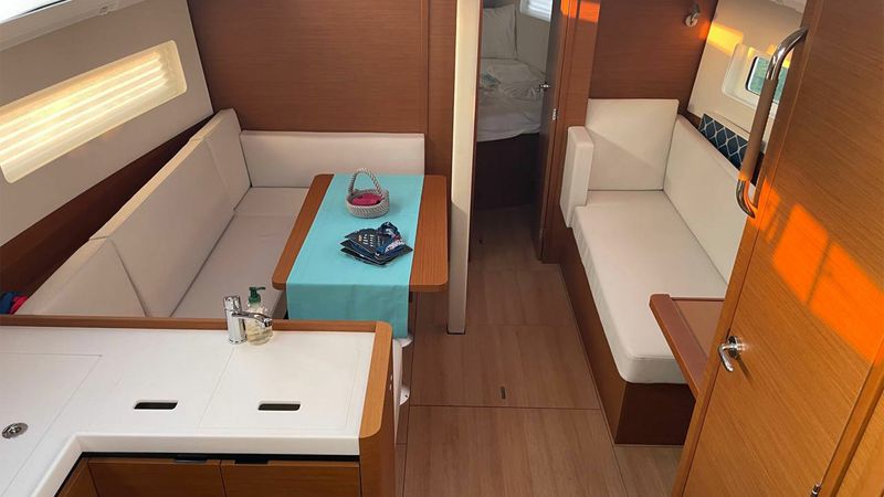Jeanneau Sun Odyssey 380 | Just Happy