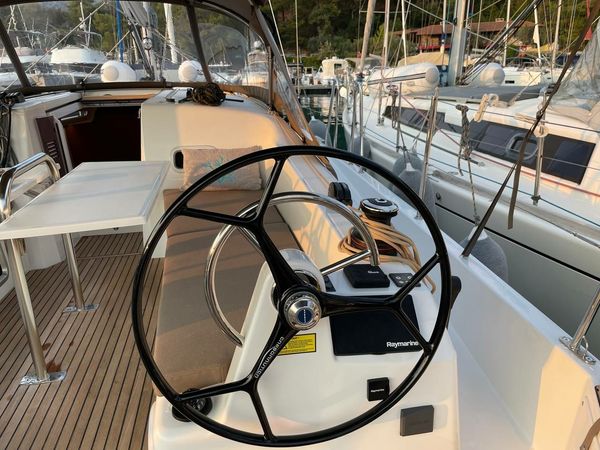 Jeanneau Sun Odyssey 380 | Just Happy