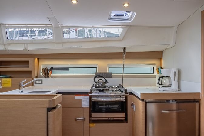 Jeanneau Sun Odyssey 490 | After Physics