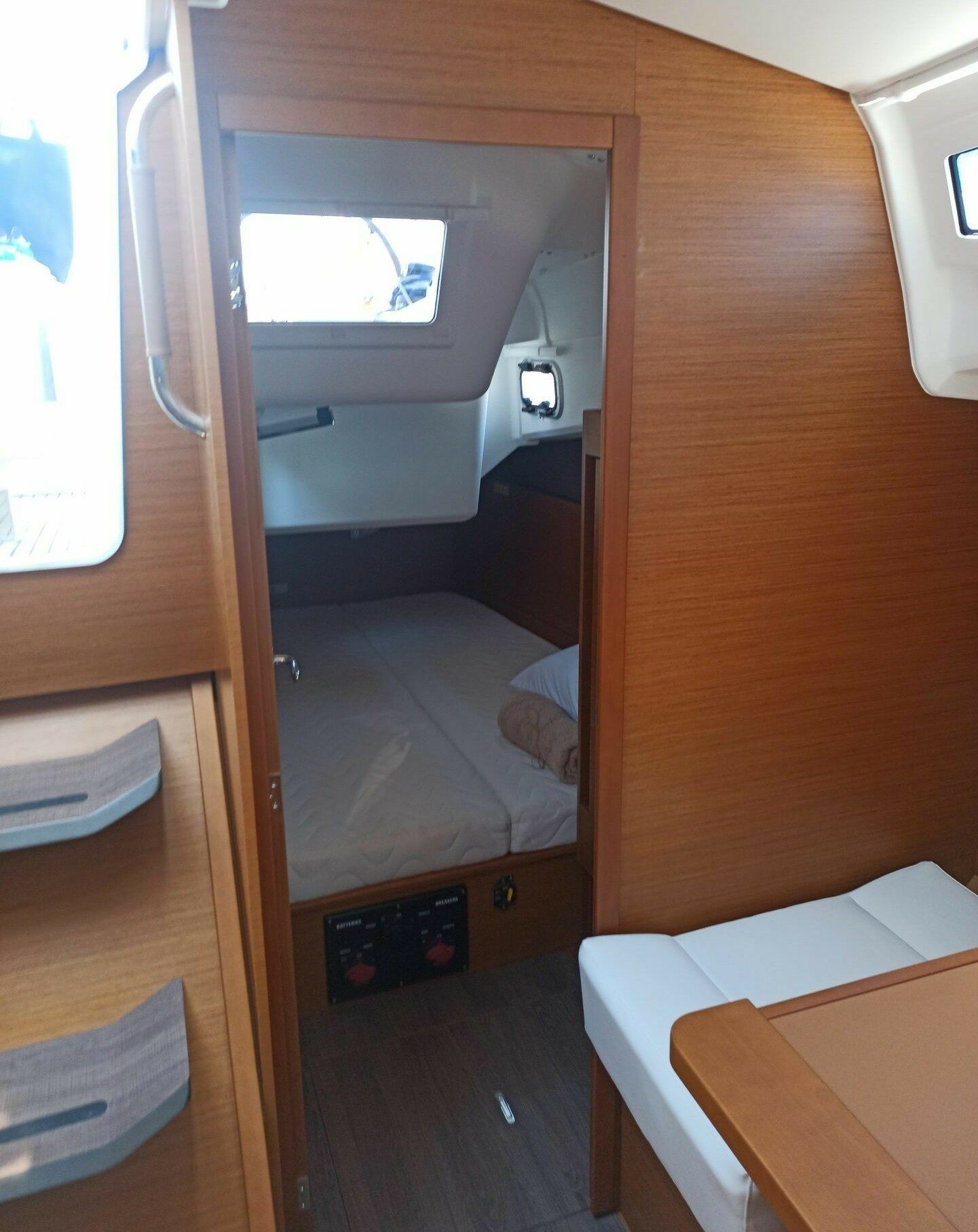 Jeanneau Sun Odyssey 410 | Evnia