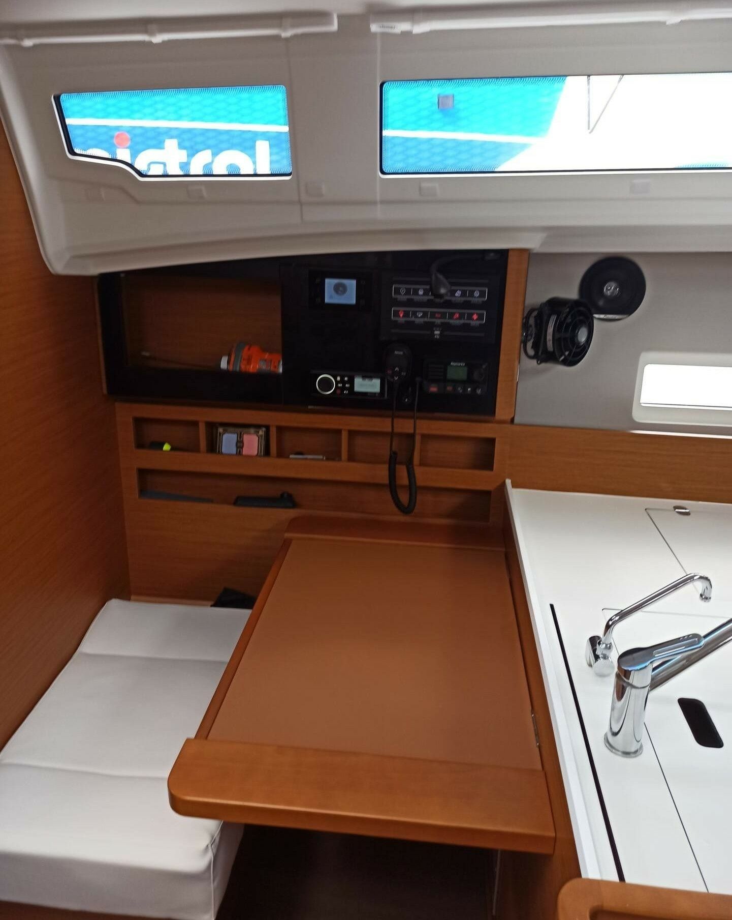 Jeanneau Sun Odyssey 410 | Evnia