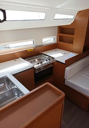 Jeanneau Sun Odyssey 410 | Evnia