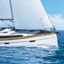 Bavaria Cruiser 37 | Qing