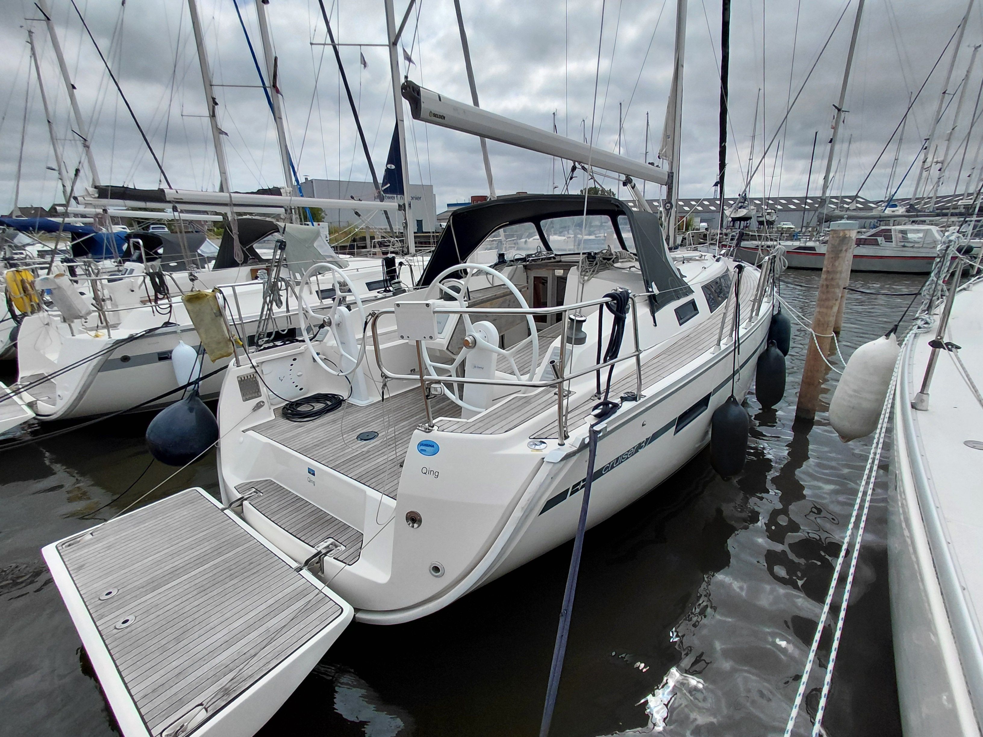 Bavaria Cruiser 37 | Qing