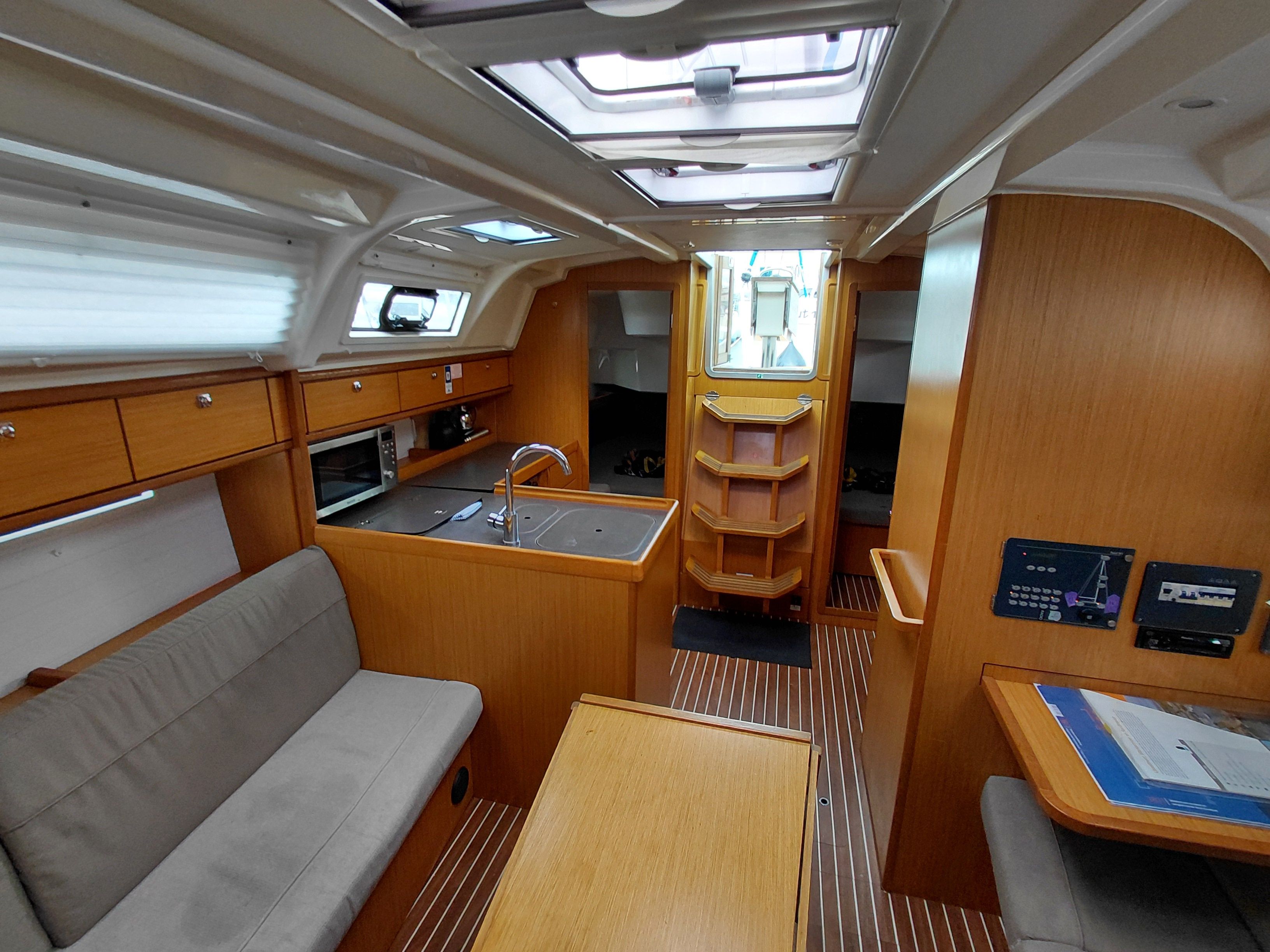Bavaria Cruiser 37 | Qing