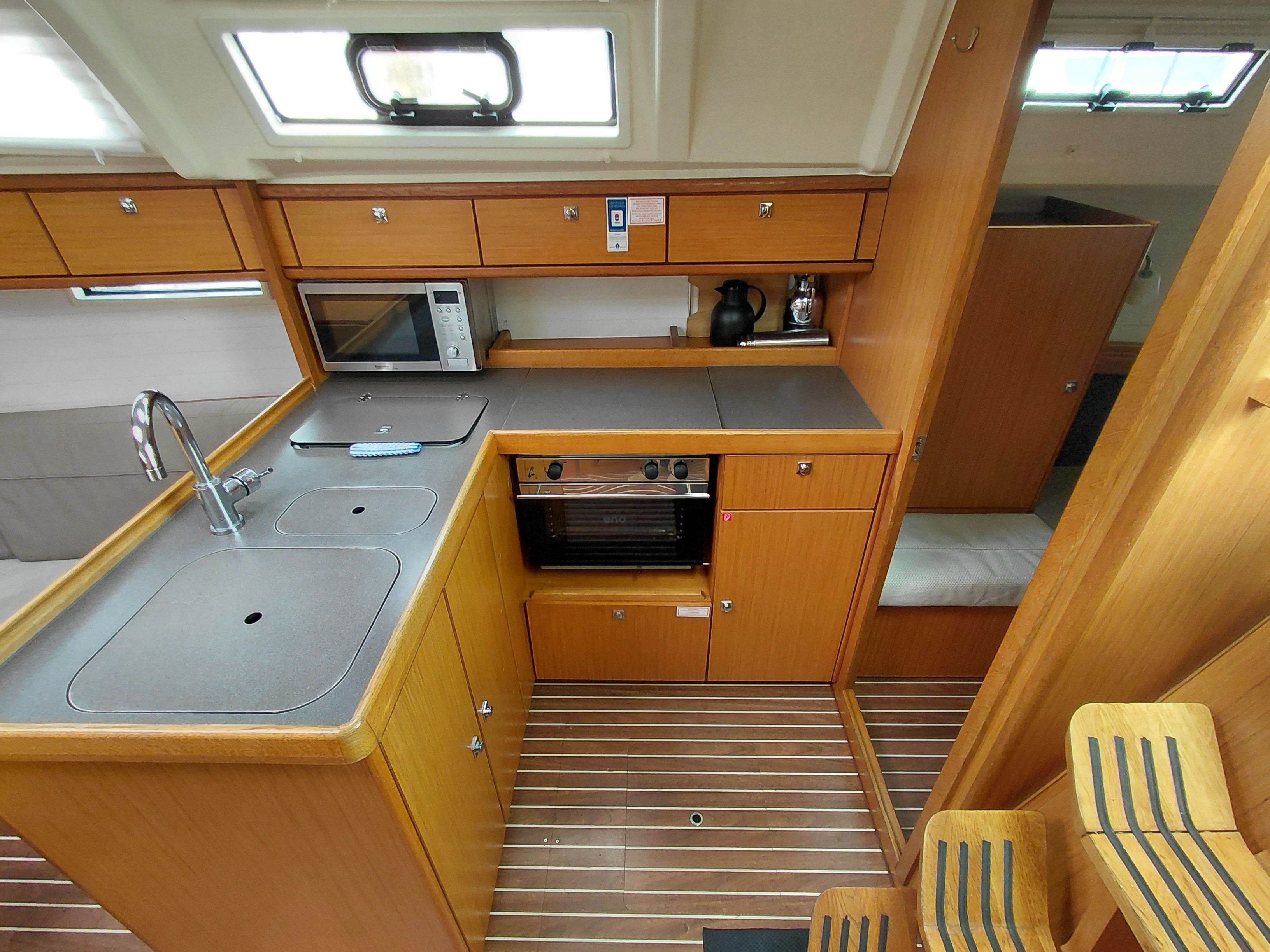 Bavaria Cruiser 37 | Qing