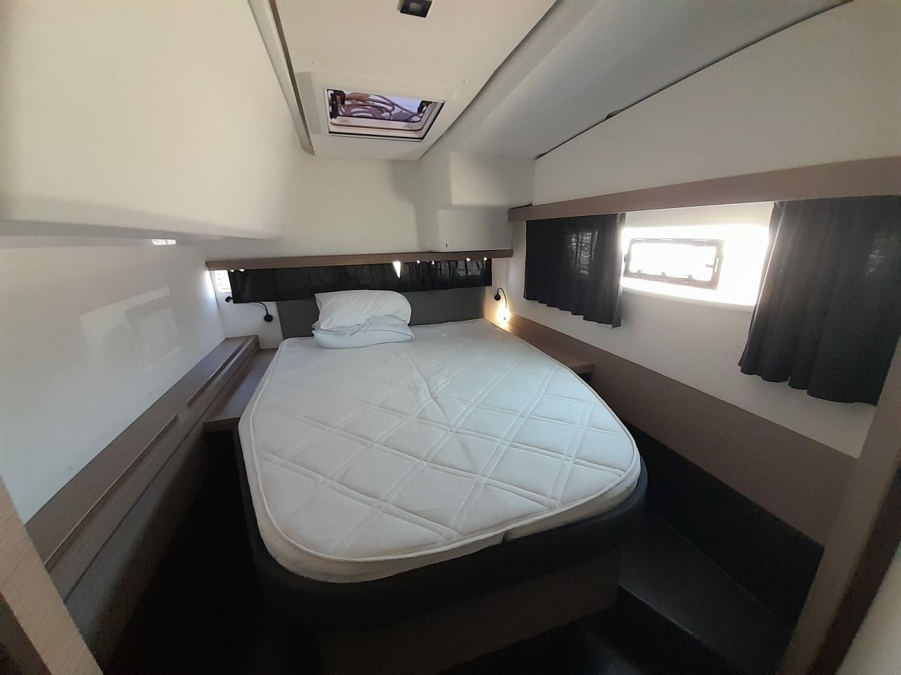 Fountaine Pajot Isla 40 | Monkey Puppy