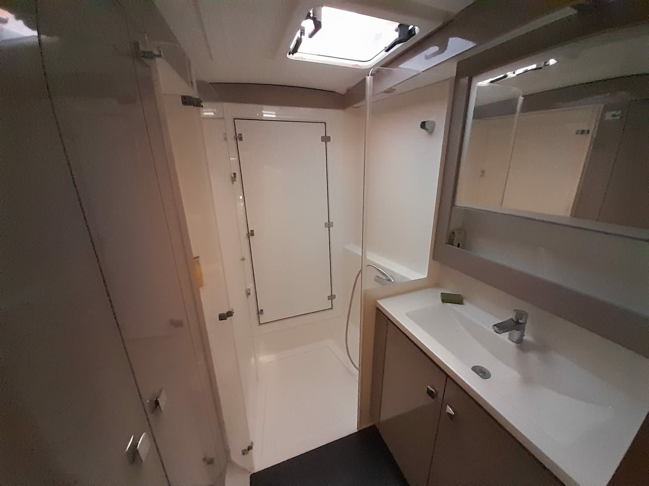 Fountaine Pajot Isla 40 | Monkey Puppy