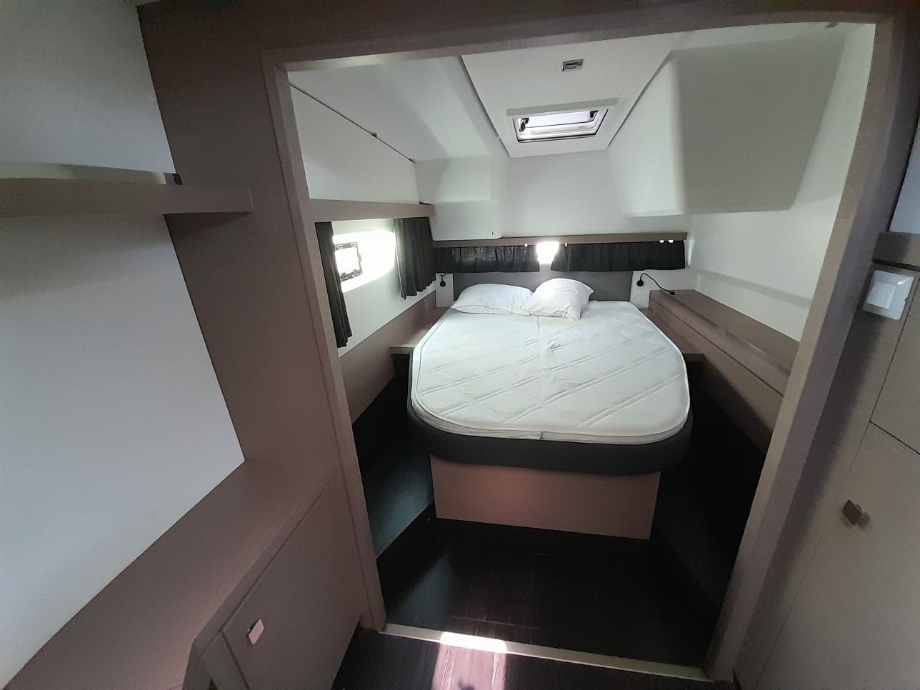 Fountaine Pajot Isla 40 | Monkey Puppy