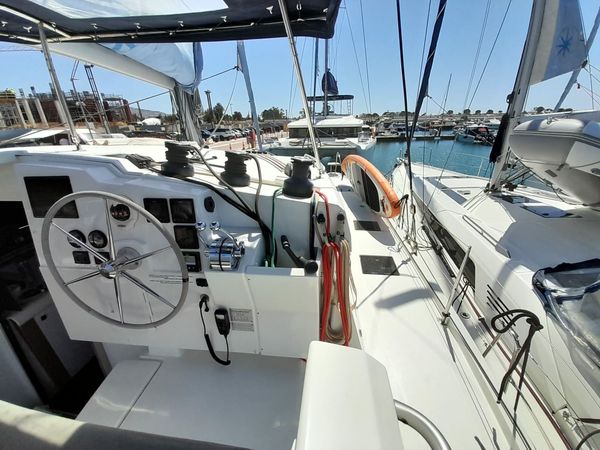 Fountaine Pajot Isla 40 | Monkey Puppy