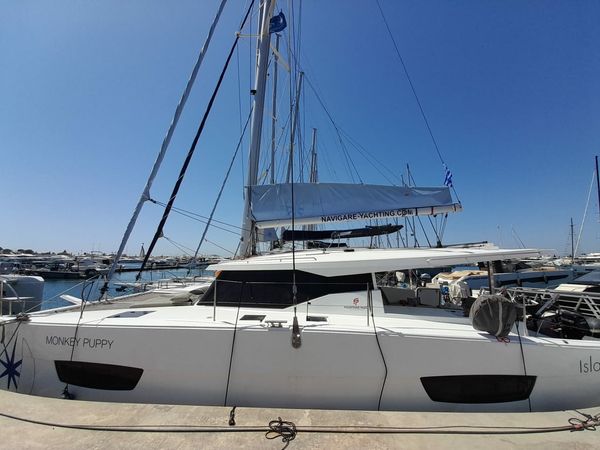 Fountaine Pajot Isla 40 | Monkey Puppy