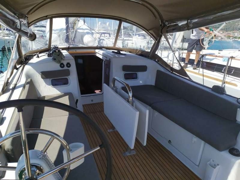 Jeanneau Sun Odyssey 380 | Bright Elli