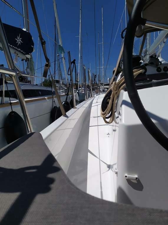 Jeanneau Sun Odyssey 380 | Bright Elli