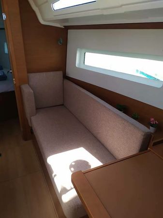 Jeanneau Sun Odyssey 380 | Bright Elli