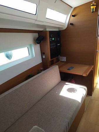 Jeanneau Sun Odyssey 380 | Bright Elli