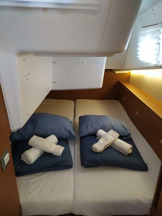 Jeanneau Sun Odyssey 380 | Bright Elli