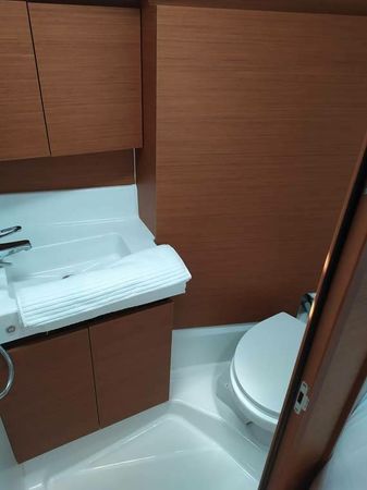 Jeanneau Sun Odyssey 380 | Bright Elli