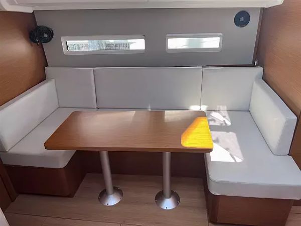 Jeanneau Sun Odyssey 410 | Stilvi