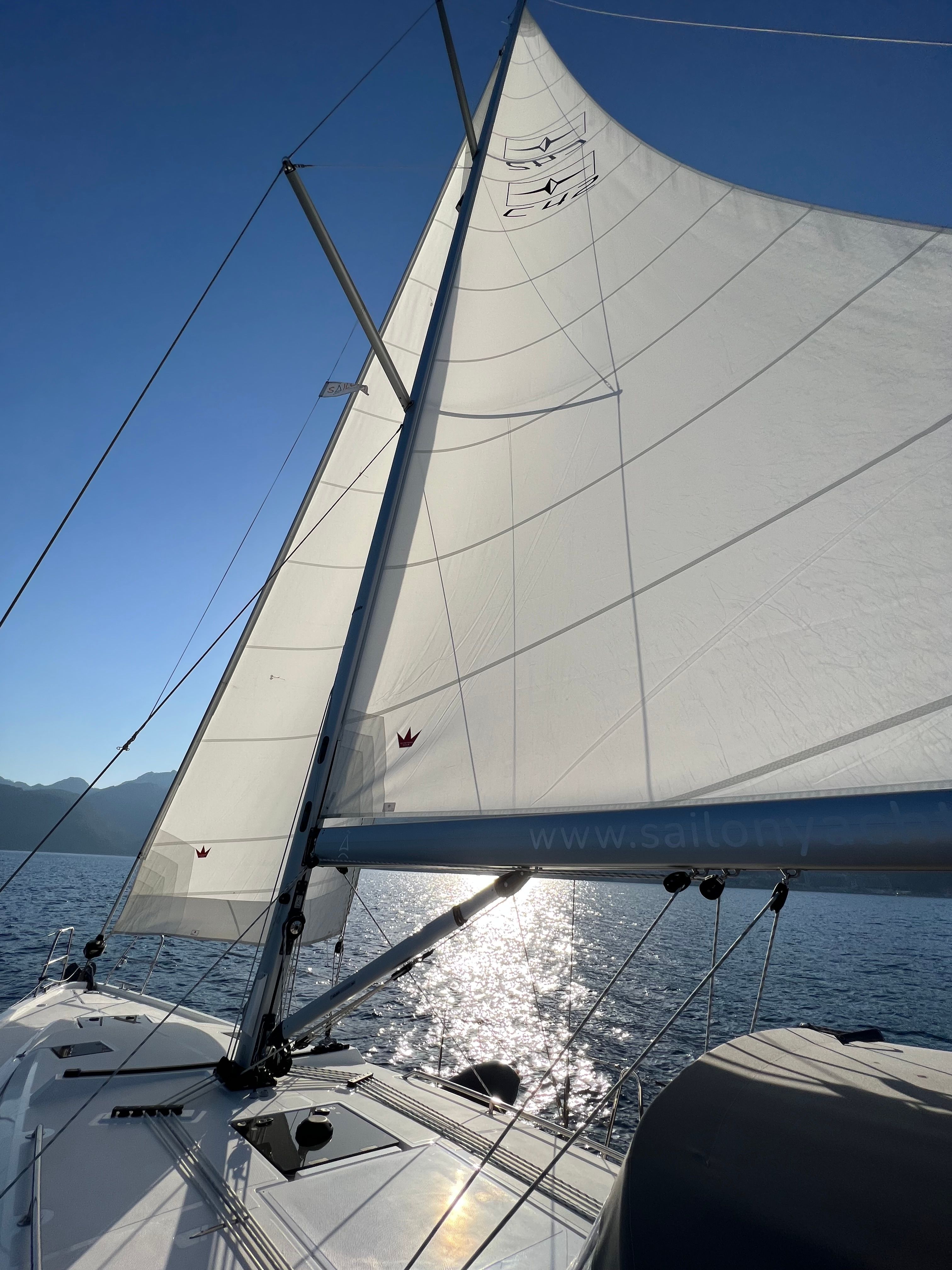 Bavaria Cruiser 46 | Classy